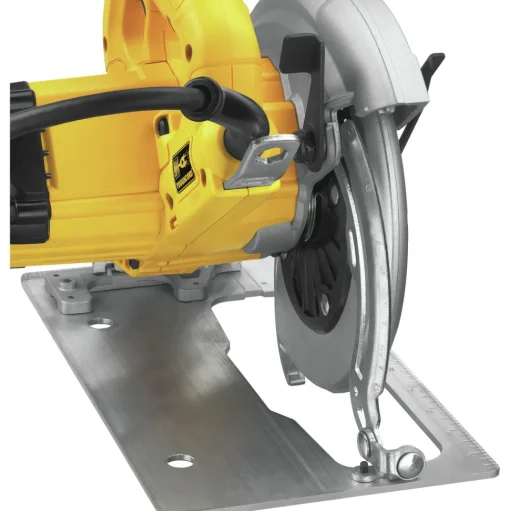 Dewalt 7-1/4 in. Lightweight Circular Saw Kit - DWE575