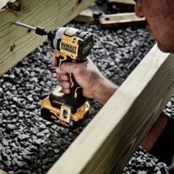 Dewalt ATOMIC 20V MAX Brushless Lithium-Ion 1/4 in. Cordless 3-Speed Impact Driver Kit (5 Ah)