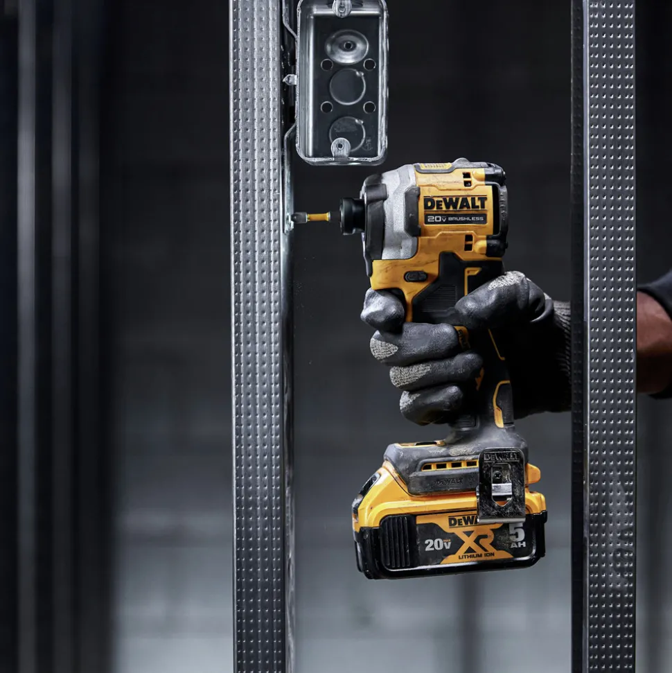 Dewalt ATOMIC 20V MAX Brushless Lithium-Ion 1/4 in. Cordless 3-Speed Impact Driver Kit (5 Ah)
