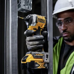 Dewalt ATOMIC 20V MAX Brushless Lithium-Ion 1/4 in. Cordless 3-Speed Impact Driver Kit (5 Ah)