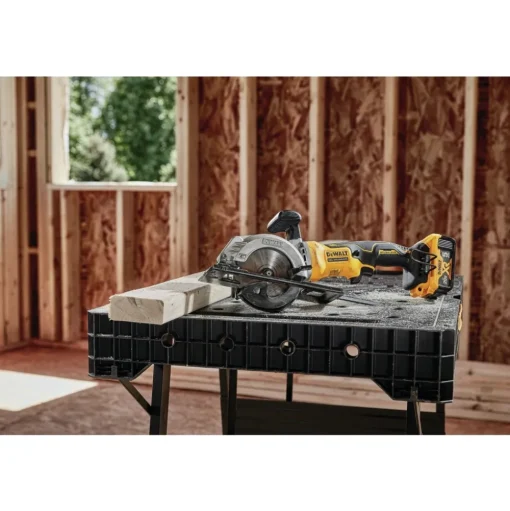 Dewalt 20V MAX ATOMIC Brushless 4-1/2 in. Cordless Circular Saw (Tool Only) - DCS571B
