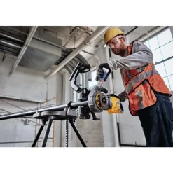 Dewalt 60V MAX FLEXVOLT Brushless Lithium-Ion Cordless Pipe Threader Kit with Die Heads and 2 Batteries (9 Ah)