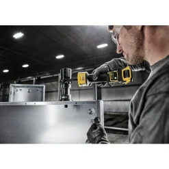 Dewalt 20V MAX Lithium-Ion Cordless Hydraulic Knockout Tool Kit (2 Ah)