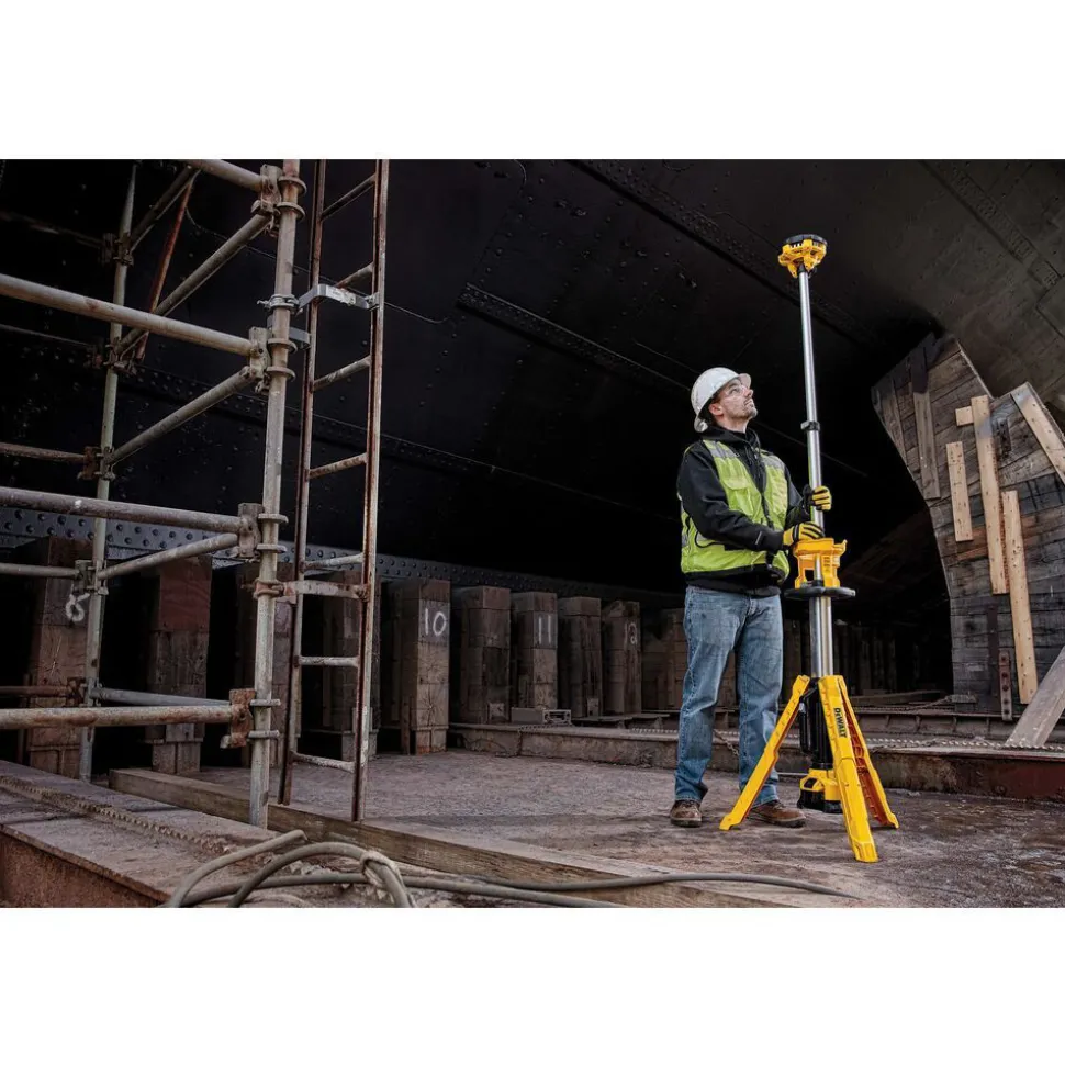 Dewalt 20V MAX Lithium-Ion Cordless Tripod Light (Tool Only)