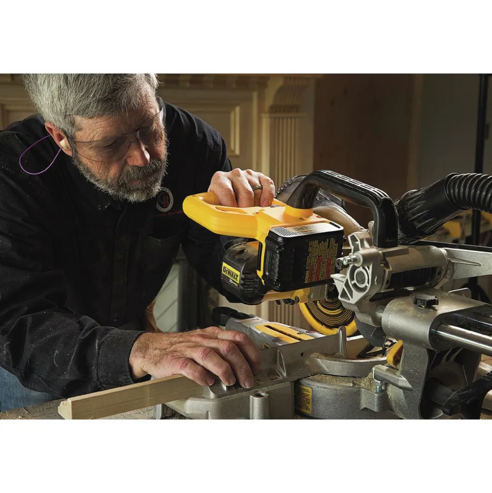 Dewalt 20V MAX Lithium-Ion Cordless 7 1/4 in. Sliding Miter Saw Kit (4 Ah)
