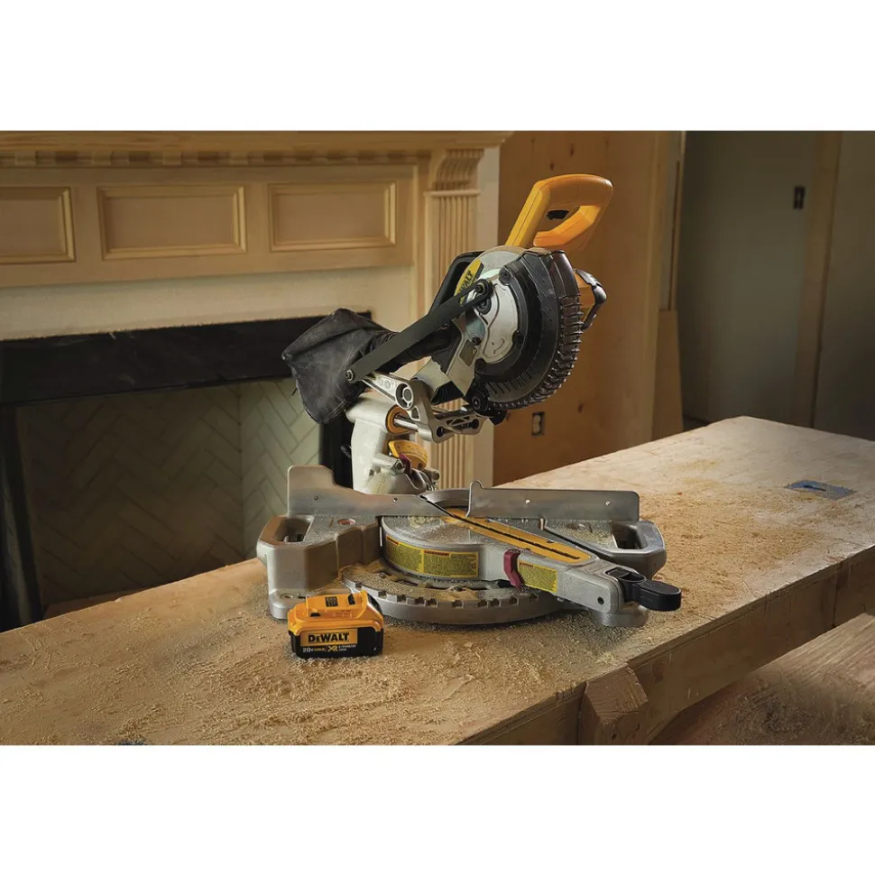 Dewalt 20V MAX Lithium-Ion Cordless 7 1/4 in. Sliding Miter Saw Kit (4 Ah)