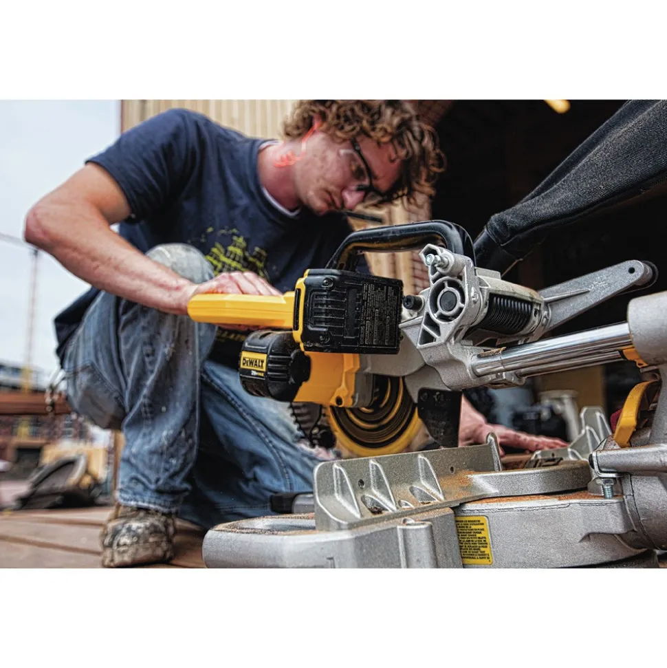 Dewalt 20V MAX Lithium-Ion Cordless 7 1/4 in. Sliding Miter Saw Kit (4 Ah)