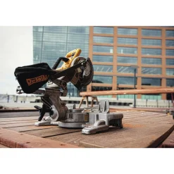 Dewalt 20V MAX Lithium-Ion Cordless 7 1/4 in. Sliding Miter Saw Kit (4 Ah)