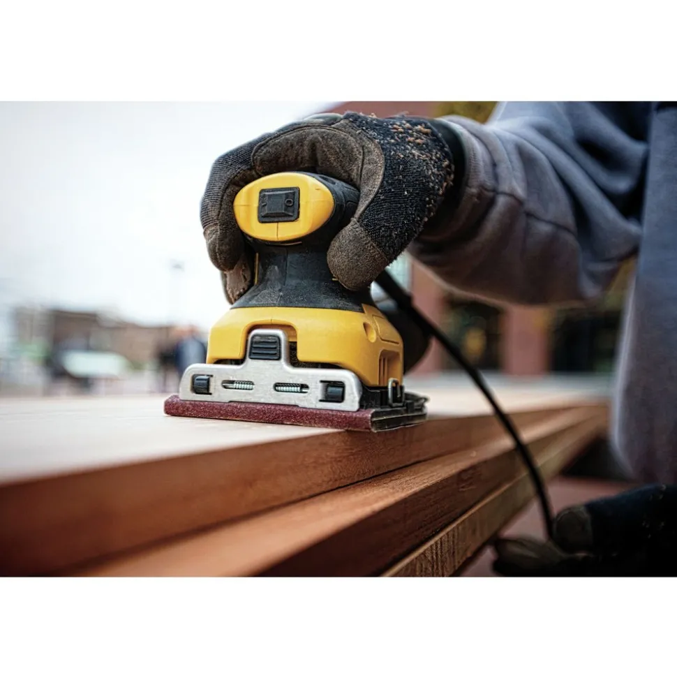 Factory Reconditioned Dewalt 2.3 Amp 1/4 Sheet Corded Finishing Sander Kit