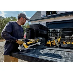 Factory Reconditioned Dewalt 20V MAX Lithium-Ion Cordless 14 in. Folding String Trimmer Kit (5 Ah)