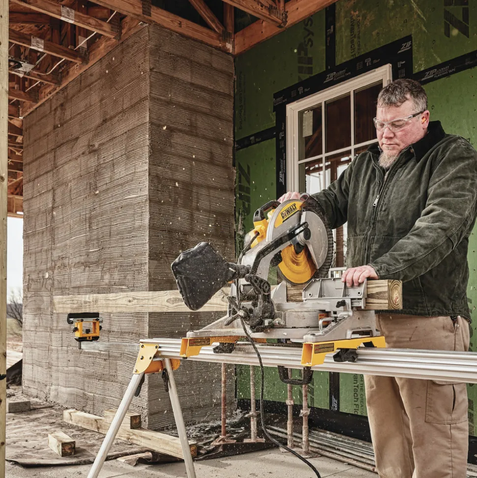 Factory Reconditioned Dewalt 120V 15 Amp 12 in. Corded Single Bevel Compound Miter Saw