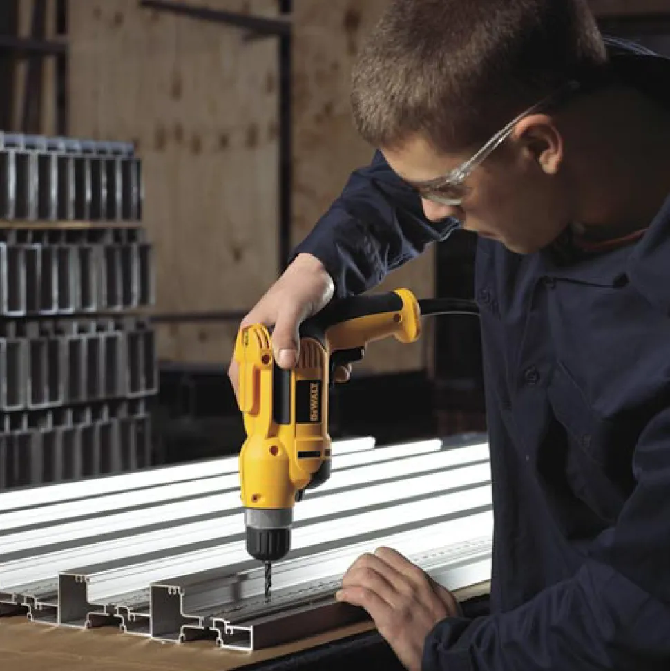 Factory Reconditioned Dewalt 8 Amp VSR 3/8 in. Pistol Grip Drill with Keyless Chuck Kit