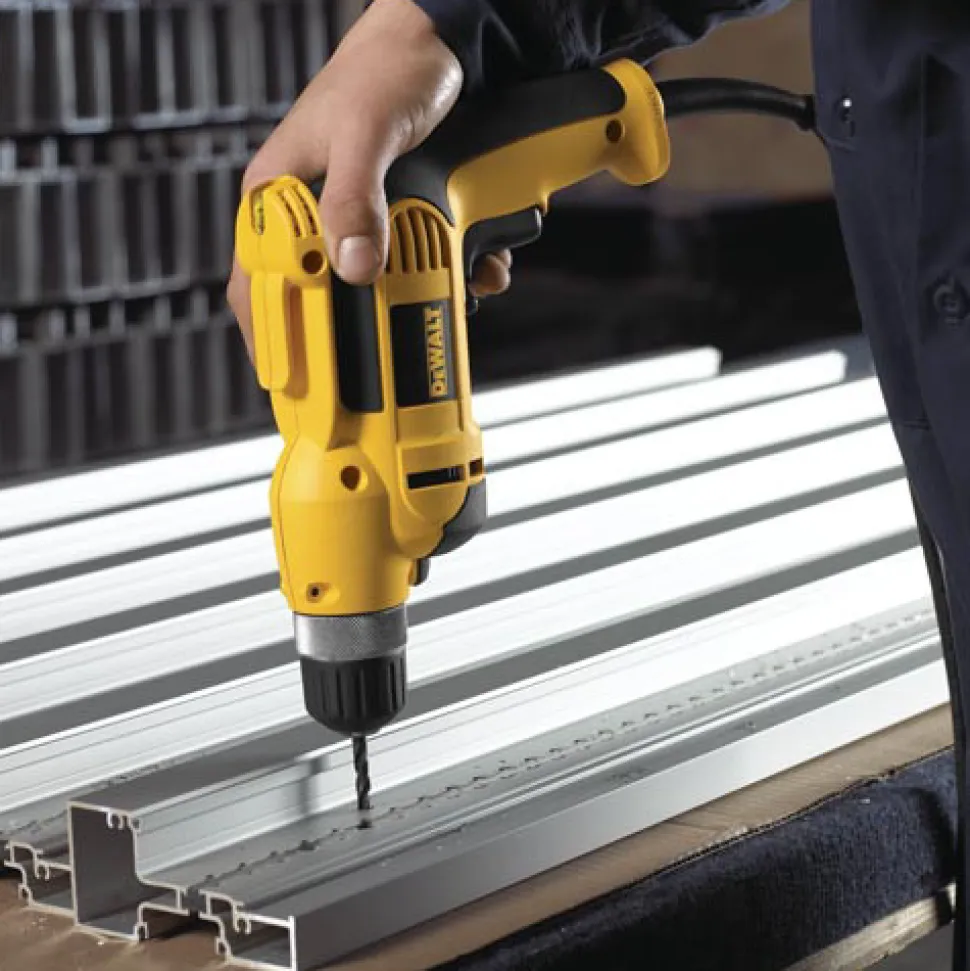 Factory Reconditioned Dewalt 8 Amp VSR 3/8 in. Pistol Grip Drill with Keyless Chuck Kit