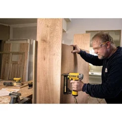 Factory Reconditioned Dewalt 18-Gauge 1/4 in. Crown 1-1/2 in. Finish Stapler