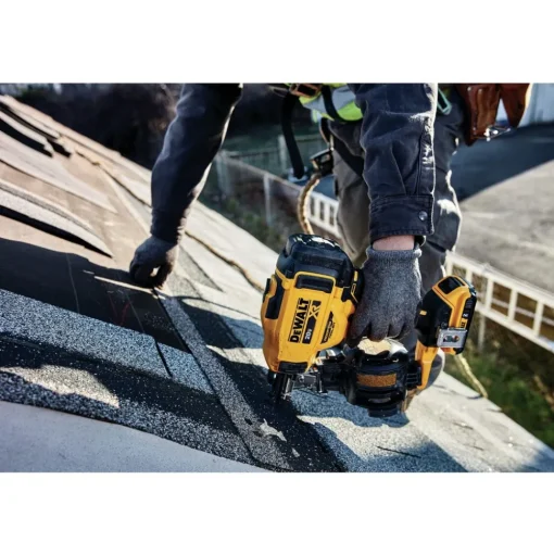 Factory Reconditioned Dewalt 20V MAX Brushless Lithium-Ion 15 Degree Cordless Coil Roofing Nailer Kit (2 Ah)