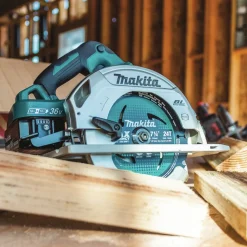 Factory Reconditioned Makita 18V X2 LXT Lithium-Ion (36V) 5 Ah Brushless Cordless 7-1/4 in. Circular Saw Kit