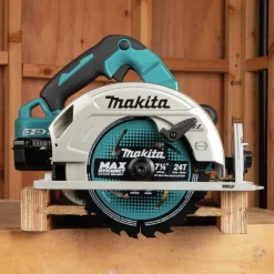 Factory Reconditioned Makita 18V X2 LXT Lithium-Ion (36V) 5 Ah Brushless Cordless 7-1/4 in. Circular Saw Kit