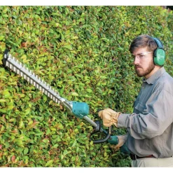 Factory Reconditioned Makita 18V LXT Brushless Lithium-Ion 24 in. Cordless Pole Hedge Trimmer Kit (5 Ah)