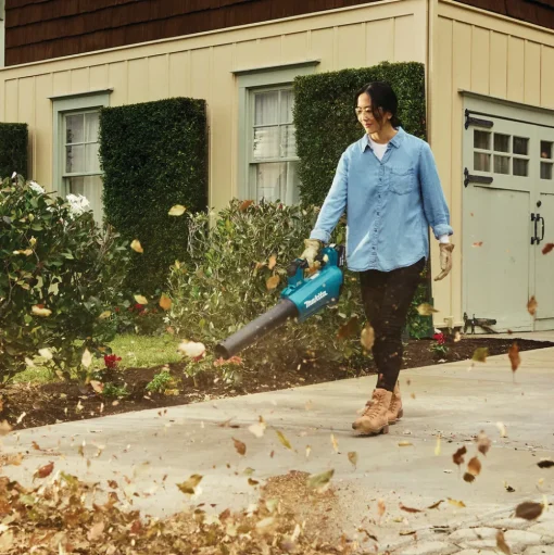 Factory Reconditioned Makita 18V LXT Brushless Lithium-Ion 13 in. Cordless String Trimmer and Blower Combo Kit (4 Ah)