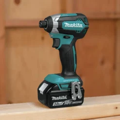 Factory Reconditioned Makita 18V LXT Brushless Lithium-Ion 1/2 in. Cordless Drill/ Impact Driver Combo Kit (3 Ah)