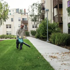 Factory Reconditioned Makita 40V max XGT Brushless Lithium-Ion Cordless Blower Kit (4 Ah)