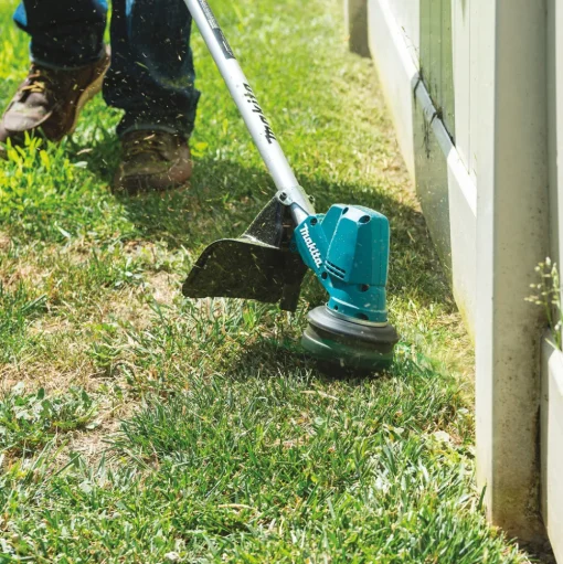 Factory Reconditioned Makita 18V LXT Brushless Lithium-Ion 13 in. Cordless String Trimmer Kit (4 Ah)
