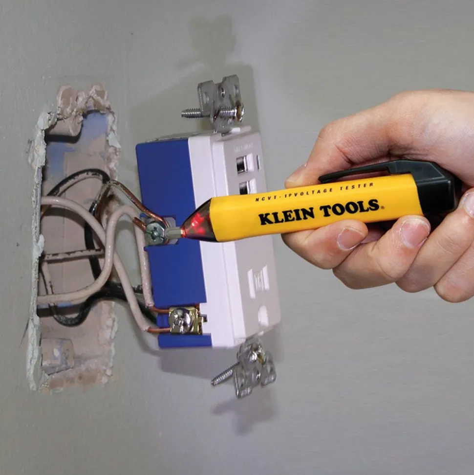 Klein Tools Digital Multimeter, Noncontact Voltage Tester and Electrical Outlet Test Kit