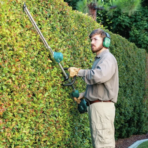 Makita 18V LXT Brushless Lithium-Ion 24 in. Cordless Pole Hedge Trimmer Kit (5 Ah)
