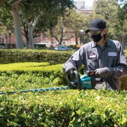 Makita 40V max XGT Brushless Lithium-Ion 24 in. Cordless Hedge Trimmer (Tool Only)