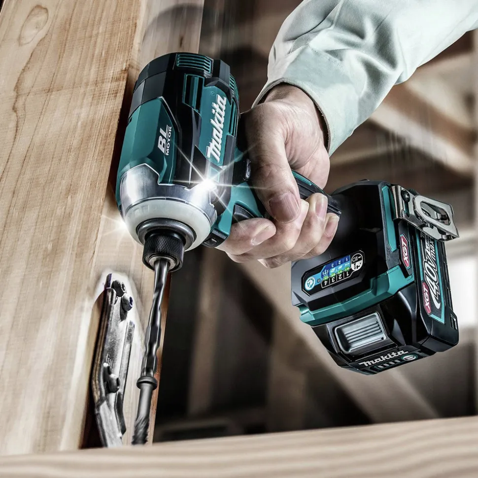 Makita 40V max XGT Brushless Lithium-Ion Cordless 4-Speed Impact Driver Kit (2.5 Ah)