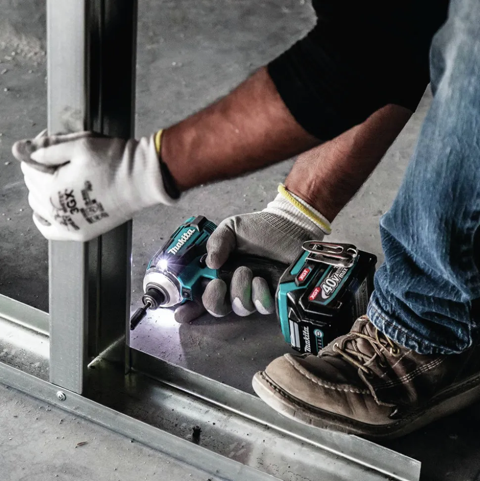 Makita 40V max XGT Brushless Lithium-Ion Cordless 4-Speed Impact Driver Kit (2.5 Ah)