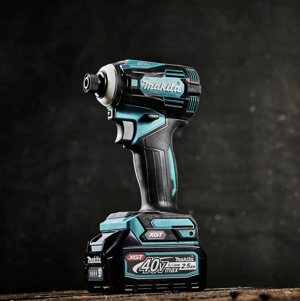 Makita 40V max XGT Brushless Lithium-Ion Cordless 4-Speed Impact Driver Kit (2.5 Ah)
