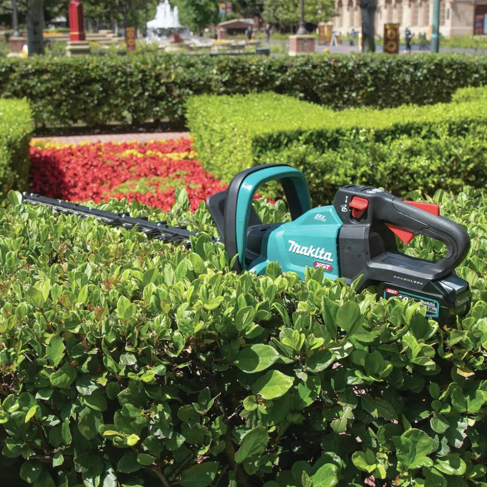 Makita 40V max XGT Brushless Lithium-Ion 24 in. Cordless Rough Cut Hedge Trimmer Kit (4 Ah)
