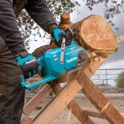 Makita 40V max XGT Brushless Lithium-Ion 16 in. Cordless Chain Saw Kit (4.0Ah)