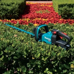 Makita 40V max XGT Brushless Lithium-Ion 24 in. Cordless Hedge Trimmer Kit (4 Ah)