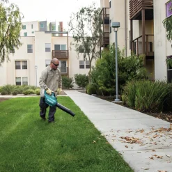 Makita 40V max XGT Brushless Lithium-Ion Cordless Blower (Tool Only)