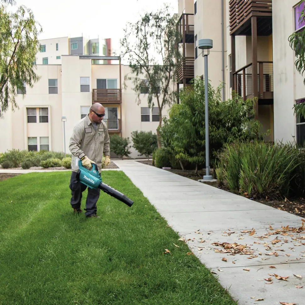 Makita 40V max XGT Brushless Lithium-Ion Cordless Blower (Tool Only)