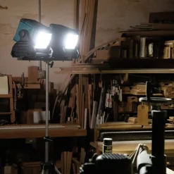 Makita 40V MAX XGT Lithium-Ion Cordless Work Light (Tool Only)