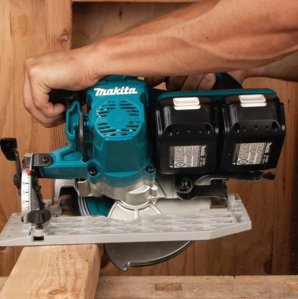 Makita XSH06PT 18V X2 (36V) LXT Brushless Lithium-Ion 7-1/4 in. Cordless Circular Saw Kit with 2 Batteries (5 Ah)
