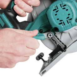 Makita XSH03Z 18V LXT Li-Ion 6-1/2 in. Brushless Circular Saw (Tool Only)