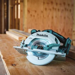 Makita XSH03Z 18V LXT Li-Ion 6-1/2 in. Brushless Circular Saw (Tool Only)