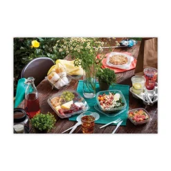 Pactiv Corp. SACLF07 EarthChoice 7.38 in. x 7.38 in. x 0.26 in. Square Recycled Bowl Flat Lid - Clear (300/Carton)