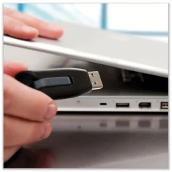 Verbatim Store 'n' Go V3 8 GB USB 3.0 Drive - Black/Gray